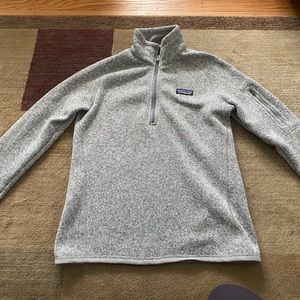 Women’s Patagonia half zip fleece